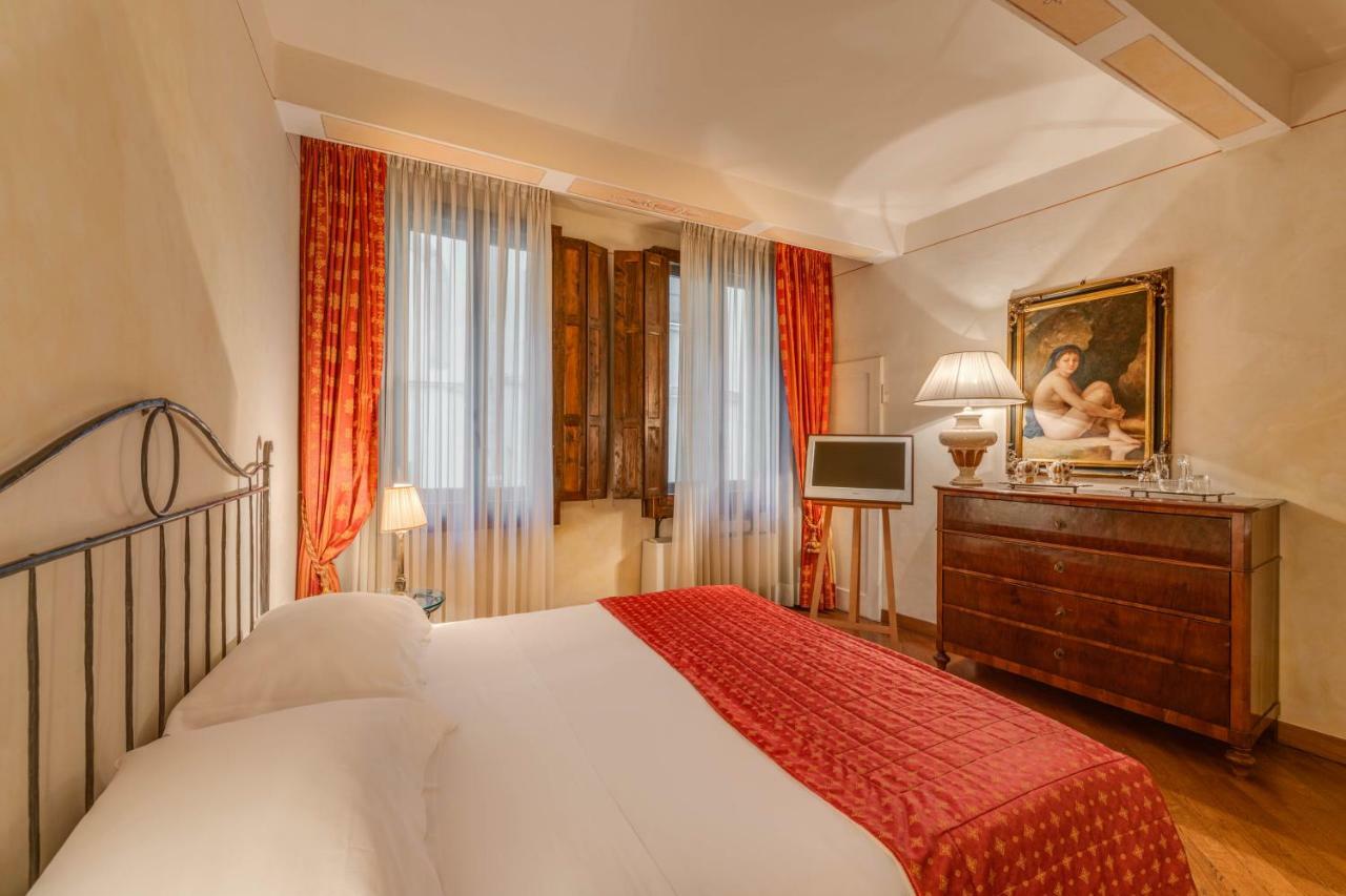 Residenza D'epoca In Piazza Della Signoria Alojamento de Acomodação e Pequeno-almoço 2*